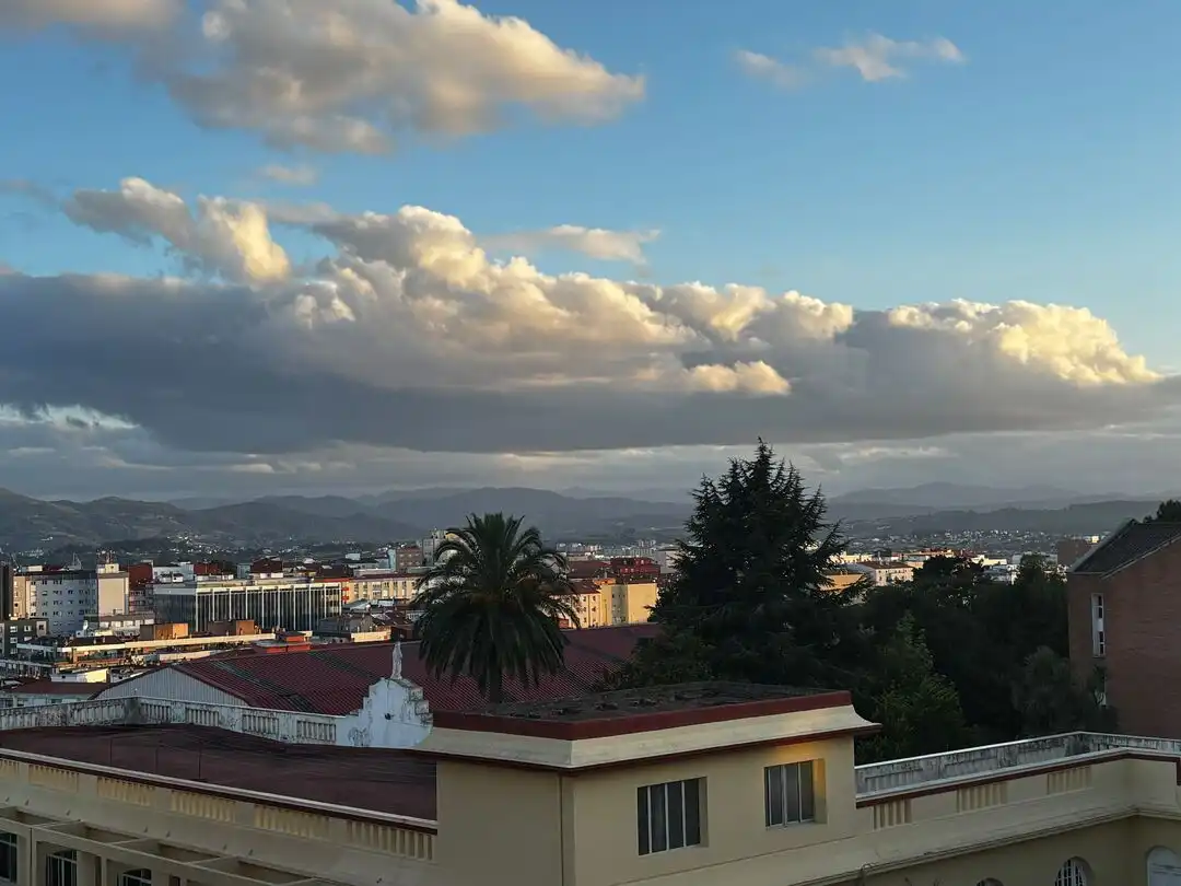 Vista exterior de Pis de lloguer en Santander amb Traster, Moblat i Balcó