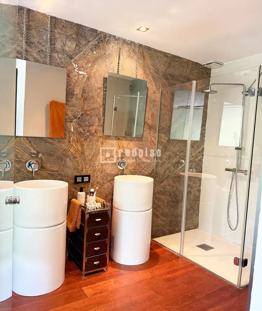 Baño de Casa o chalet de alquiler en La Moraleja con Aire acondicionado, Calefacción y Jardín privado