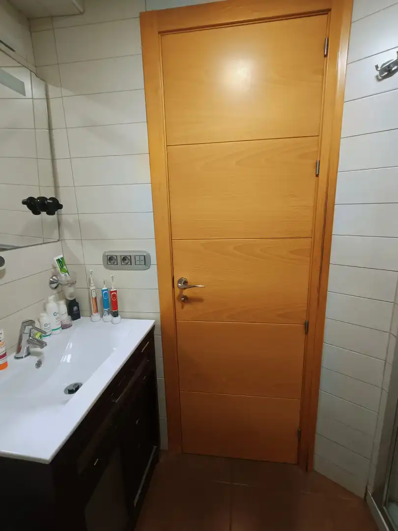 Bathroom of Flat for sale in Córdoba  with Air Conditioner and Oven