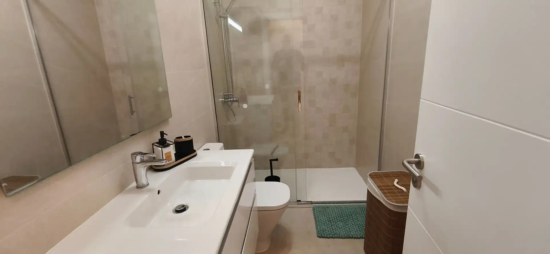 Badezimmer von Wohnung zur Miete in Candelaria mit Möbliert, Ofen und Waschmaschine