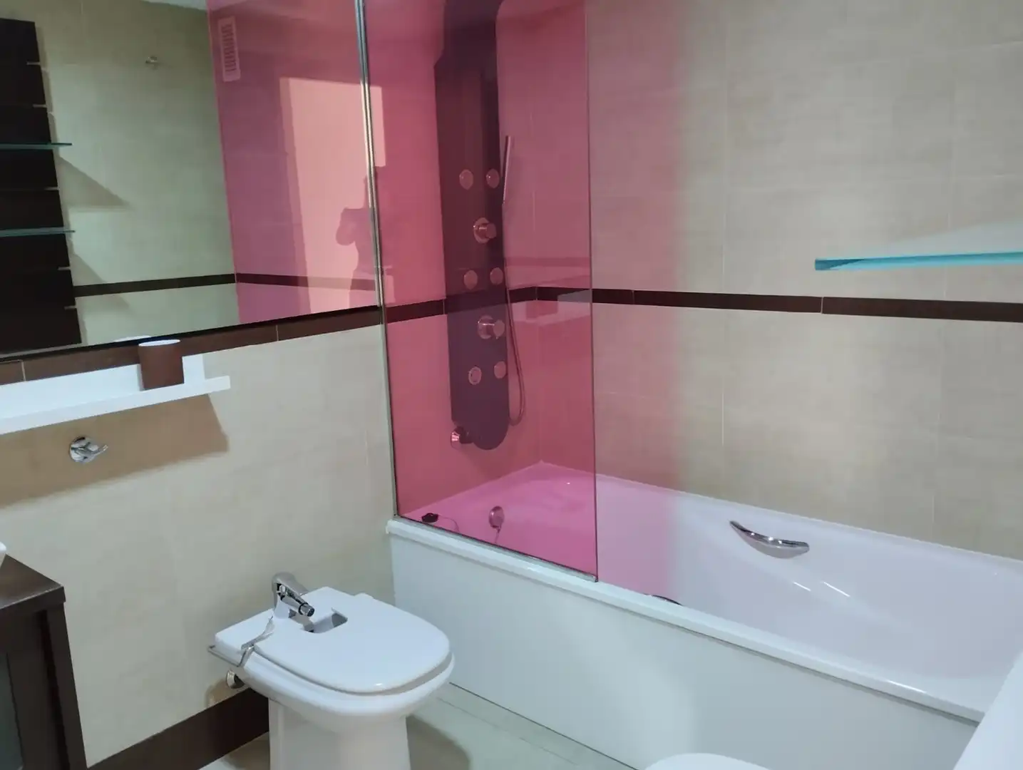 Baño de Piso en venta en Málaga con Aire acondicionado, Jardín privado y Amueblado