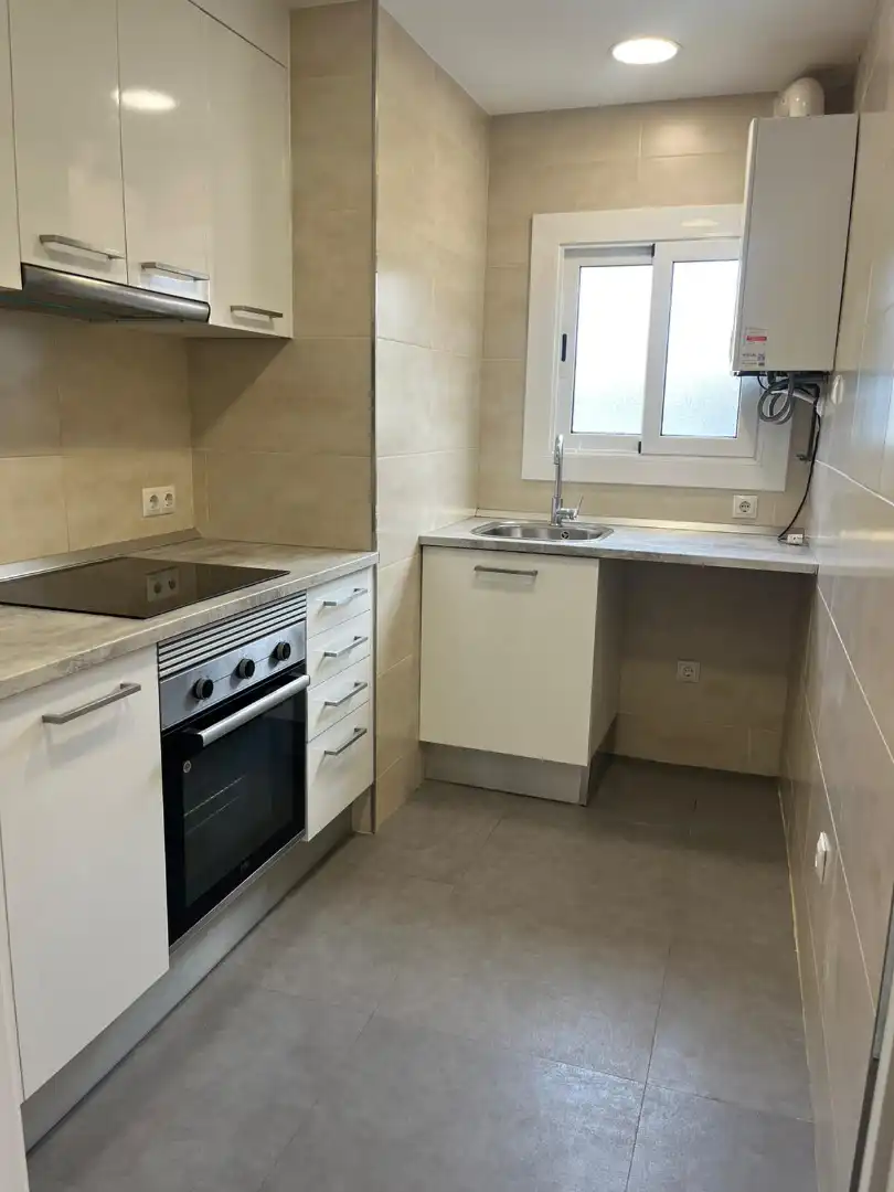 Wohnung zur Miete in Carrer de Sant Jordi, Centre - Estació