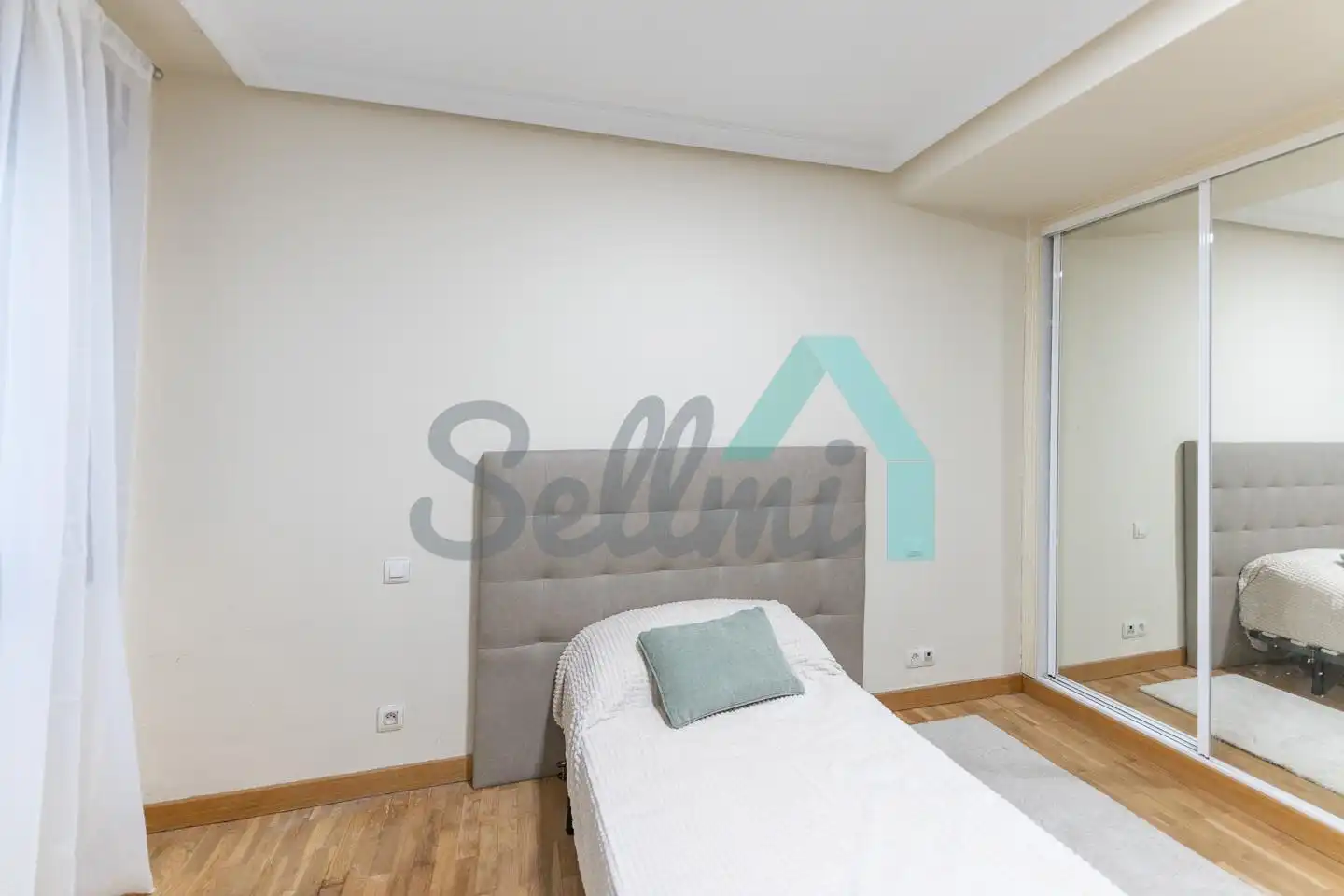 Flat for rent in Calle Luis Braille, Milán - Pumarín