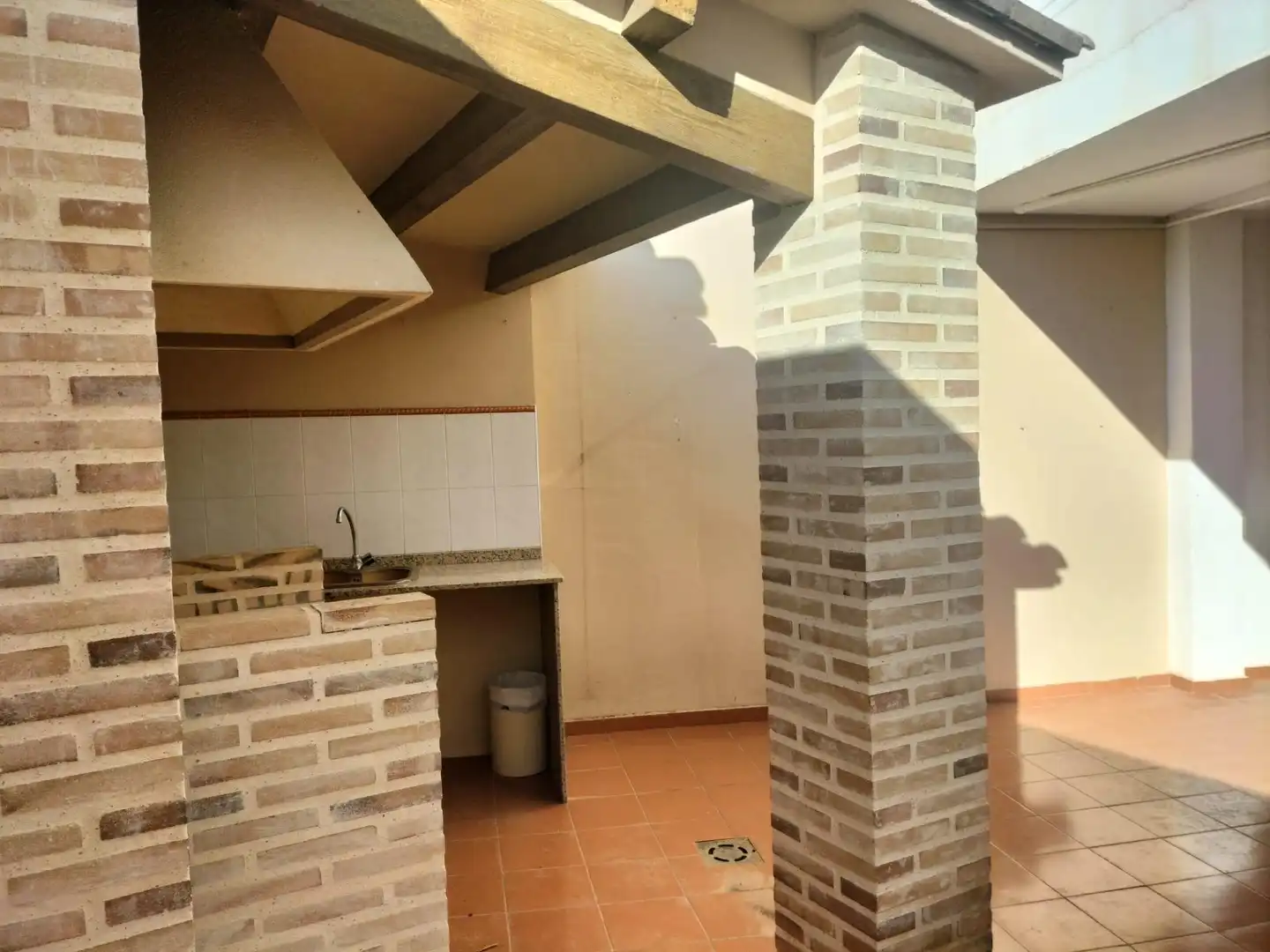 Cuina de Casa adosada en venda en Navarrés amb Aire condicionat i Terrassa