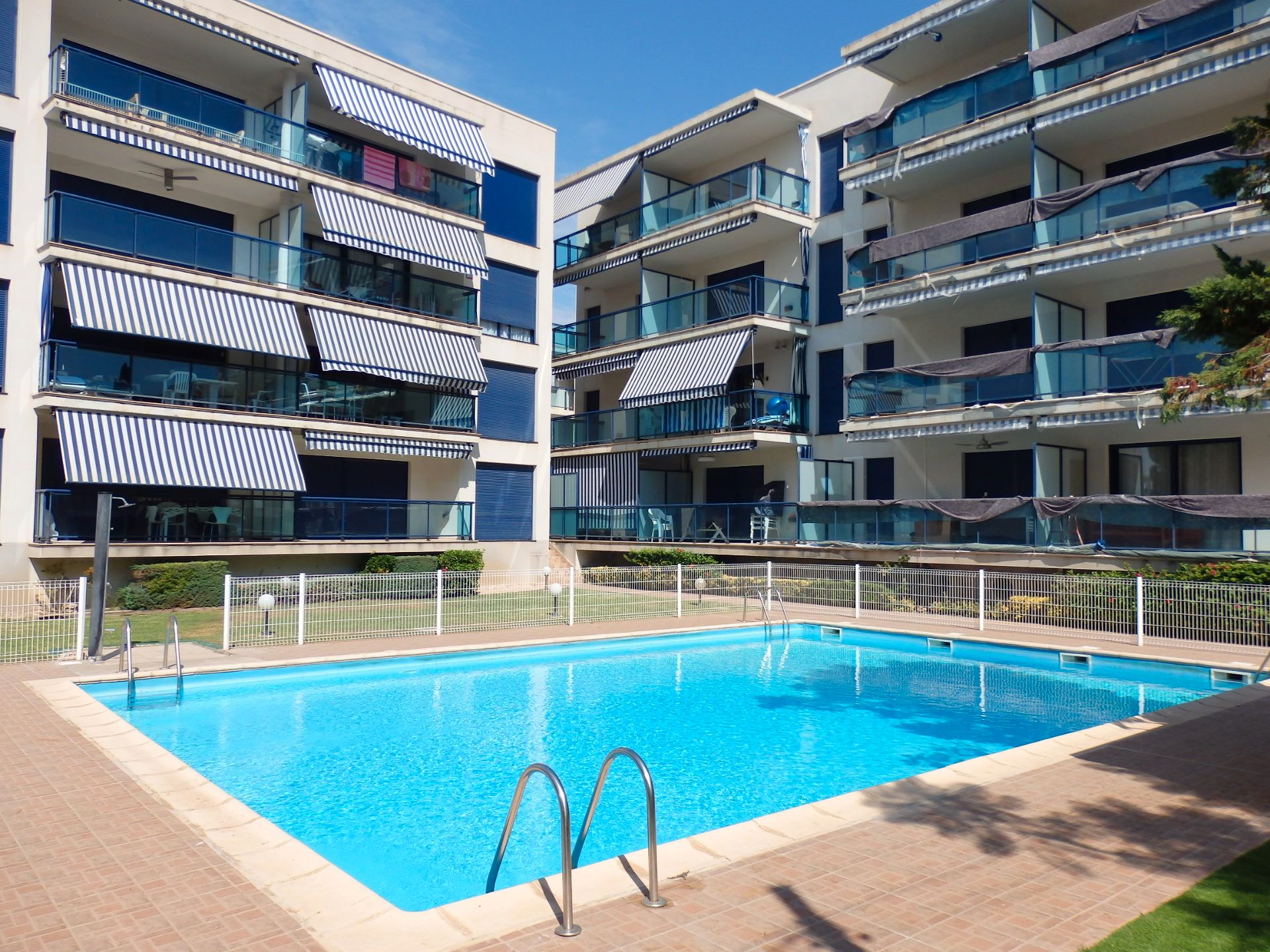 Piscina de Pis en venda en Vandellòs i l'Hospitalet de l'Infant amb Aire condicionat, Terrassa i Traster