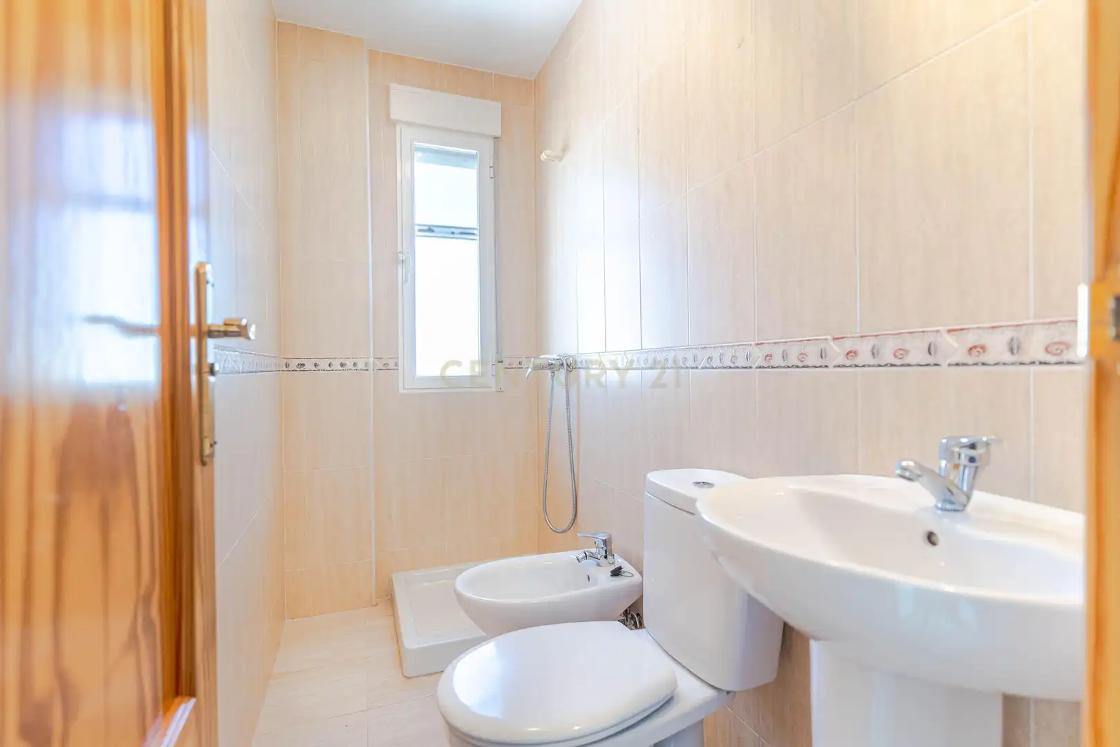 Badezimmer von Wohnungen zum Verkauf in Pulianas mit Balkon
