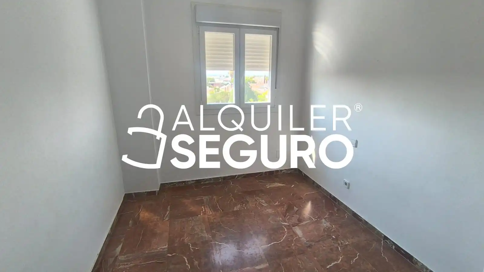 Dormitori de Pis de lloguer en Sevilla amb Aire condicionat, Terrassa i Piscina