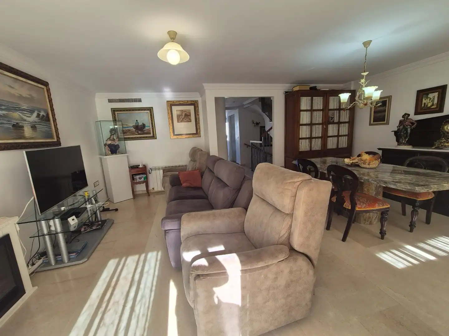Sala d'estar de Casa adosada en venda en Daimús amb Aire condicionat, Terrassa i Moblat
