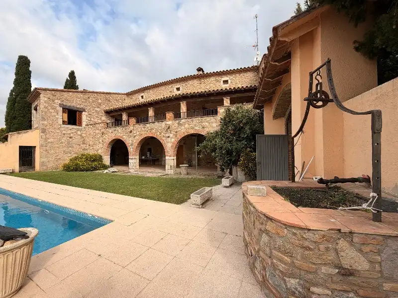 Casa con terraza en venta en Carrer de Figueres, imagen 7