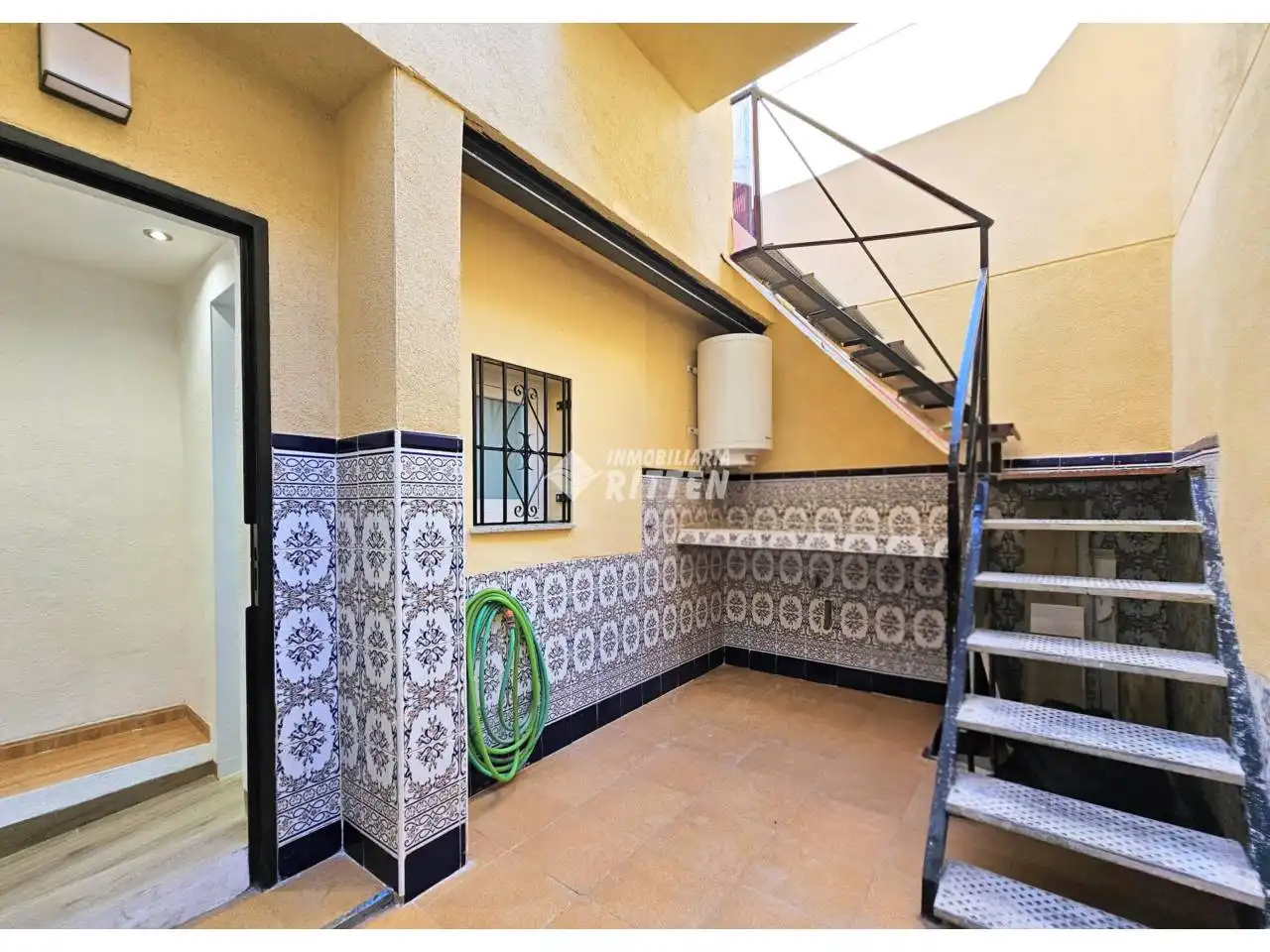 Houses for sale in Cartagena  with Air Conditioner and Terrace