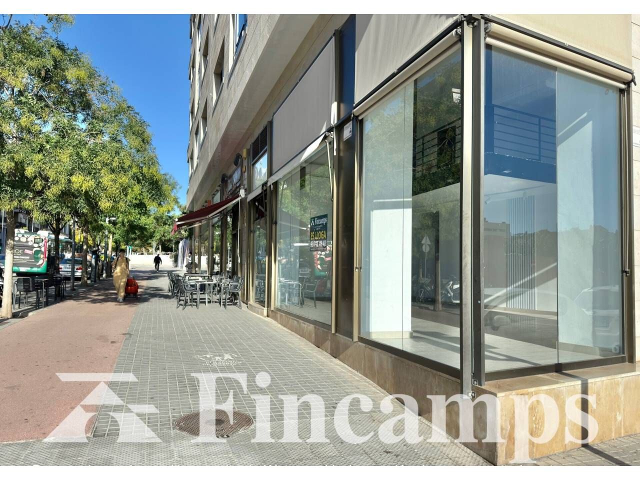 Vista exterior de Local de lloguer en Sabadell amb Aire condicionat