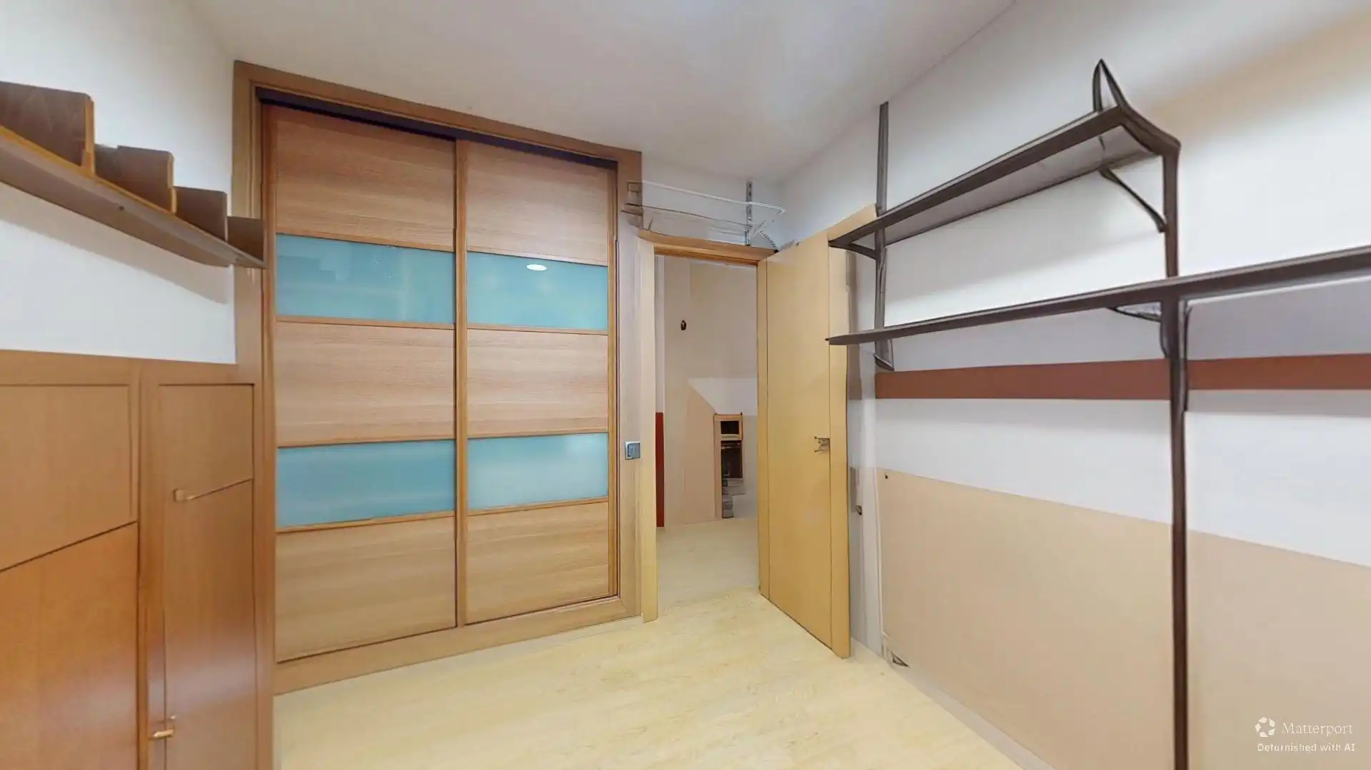 Dormitori de Pis en venda en Girona amb Aire condicionat, Calefacció i Terrassa