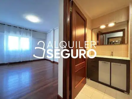 Habitación de Piso de alquiler en Bilbao  con Calefacción y Terraza