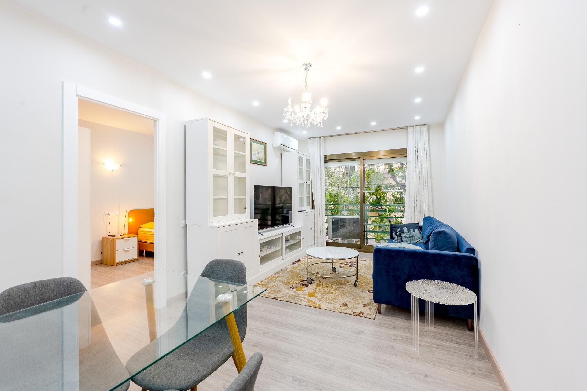 Sala d&#x27;estar de Apartament en venda en  Barcelona Capital amb Aire condicionat, Parquet i Terrassa