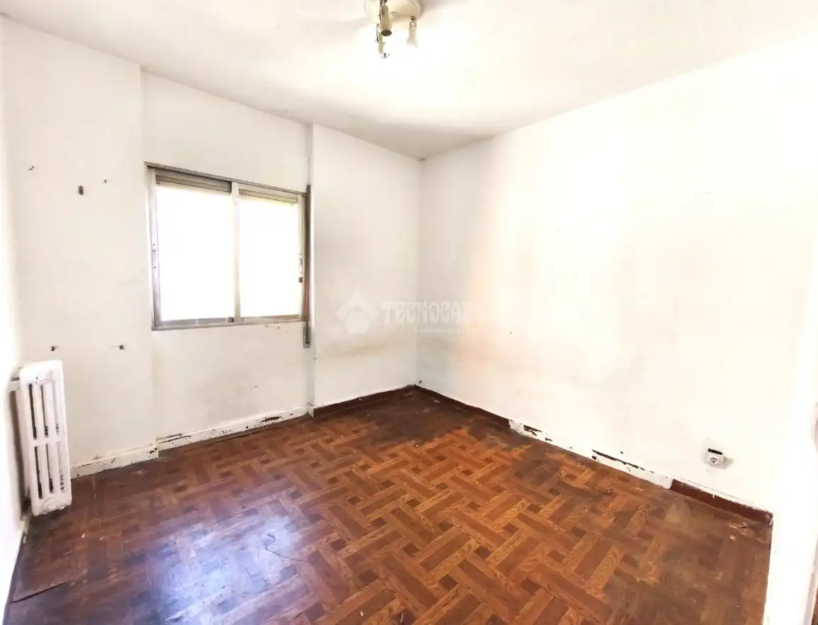 Habitación de Piso en venta en Madrid con Calefacción