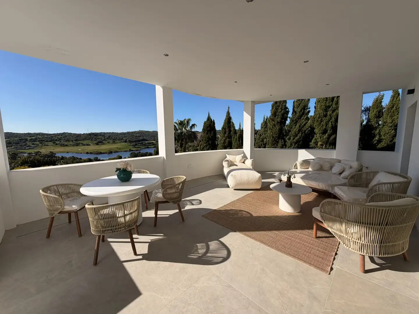 Terrasse von Haus oder Chalet zur Miete in Sotogrande mit Klimaanlage, Privatgarten und Terrasse