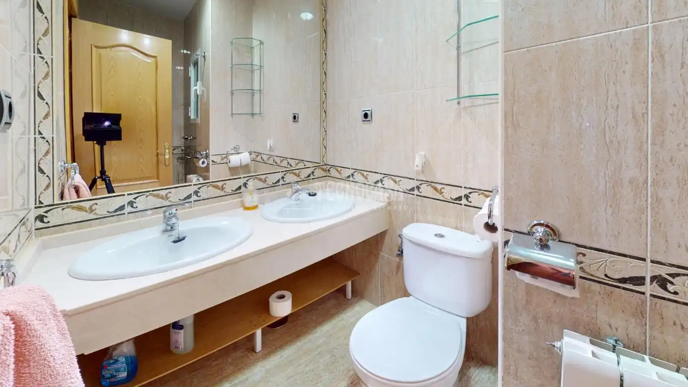 Baño de Piso en venta en Madrid con Aire acondicionado y Calefacción