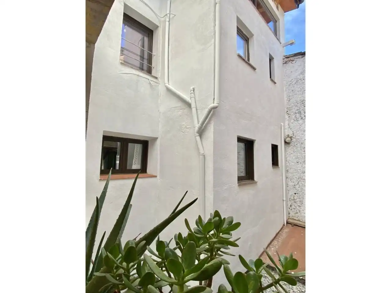 Vista exterior de Dúplex en venda en Sant Joan Les Fonts amb Calefacció, Traster i Balcó
