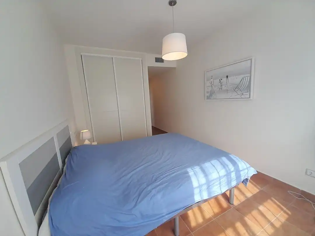 Dormitori de Apartament de lloguer en La Alcaidesa amb Aire condicionat, Calefacció i Jardí privat