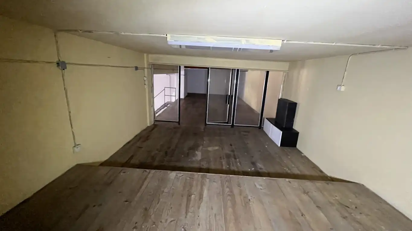 Local comercial en venda a C/ Bernat Metge, imagen 9