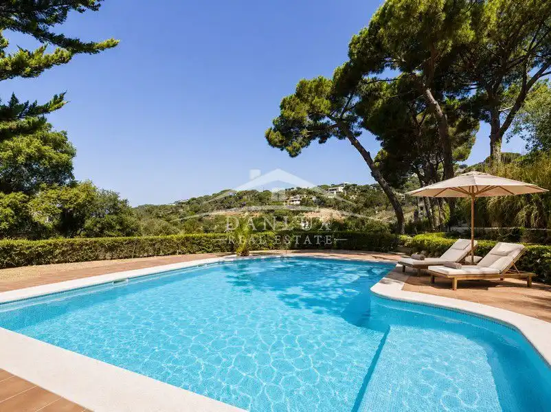 Schwimmbecken von Wohnungen zum Verkauf in Lloret de Mar mit Terrasse