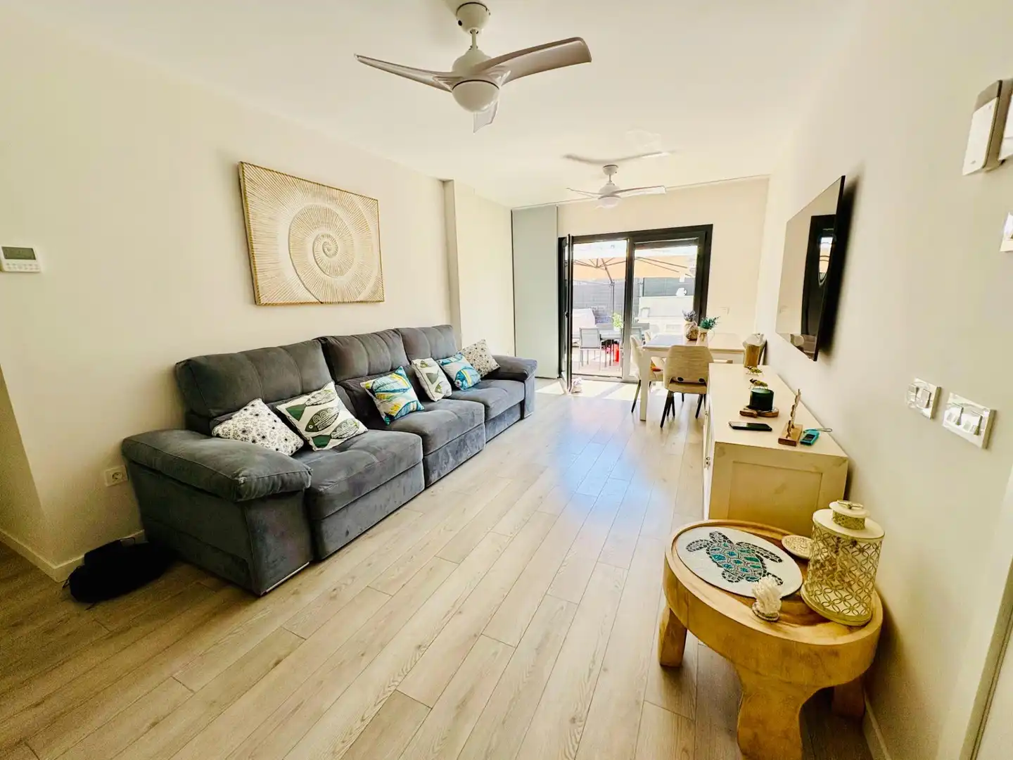Sala de estar de Planta baja de alquiler en Vélez-Málaga con Aire acondicionado, Calefacción y Jardín privado