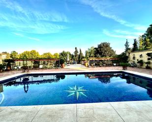 Piscina de Casa o xalet en venda en  Córdoba Capital amb Calefacció, Jardí privat i Parquet