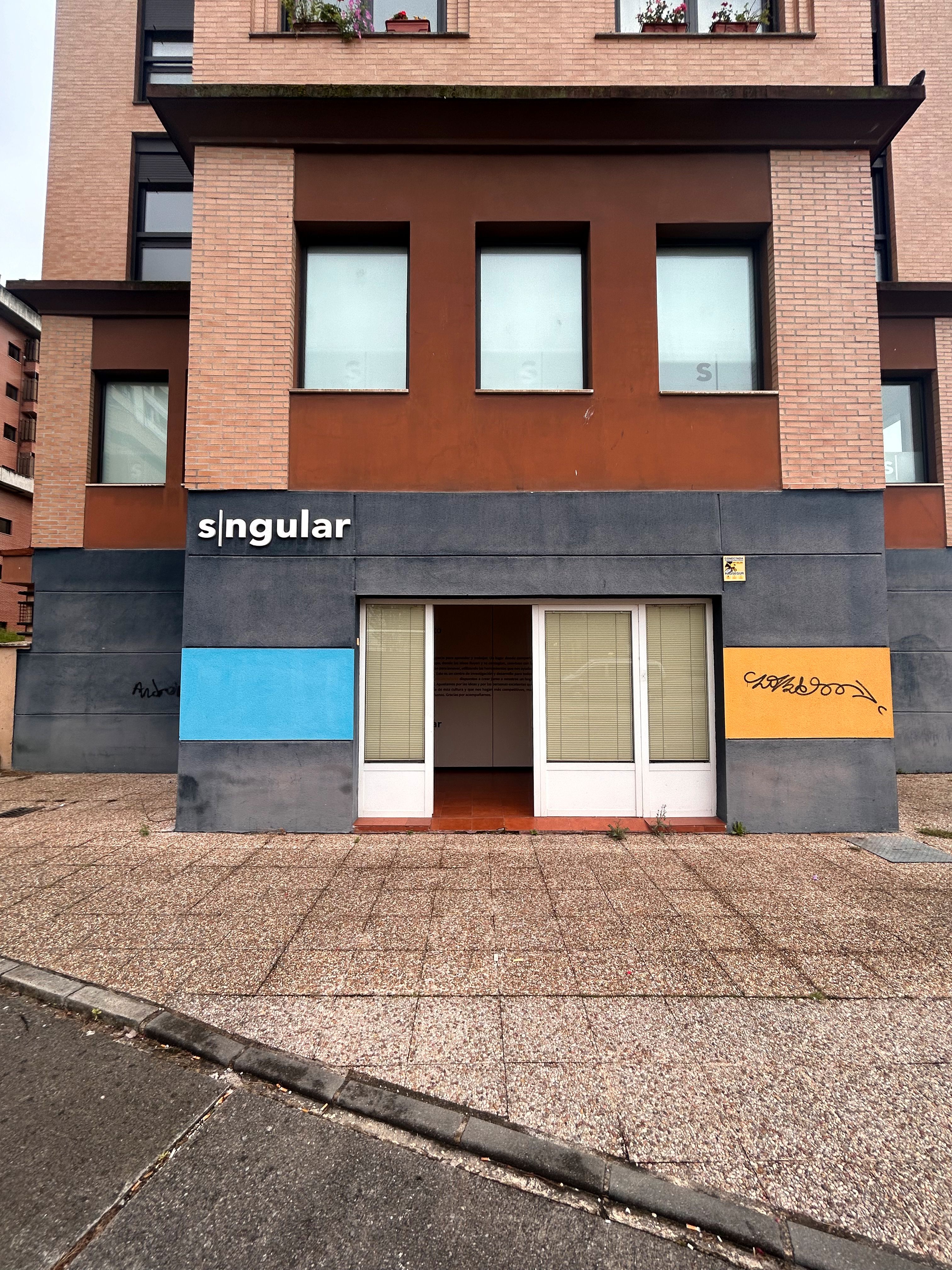 Exterior view of Office to rent in Oviedo   with Air Conditioner, Heating and Alarm