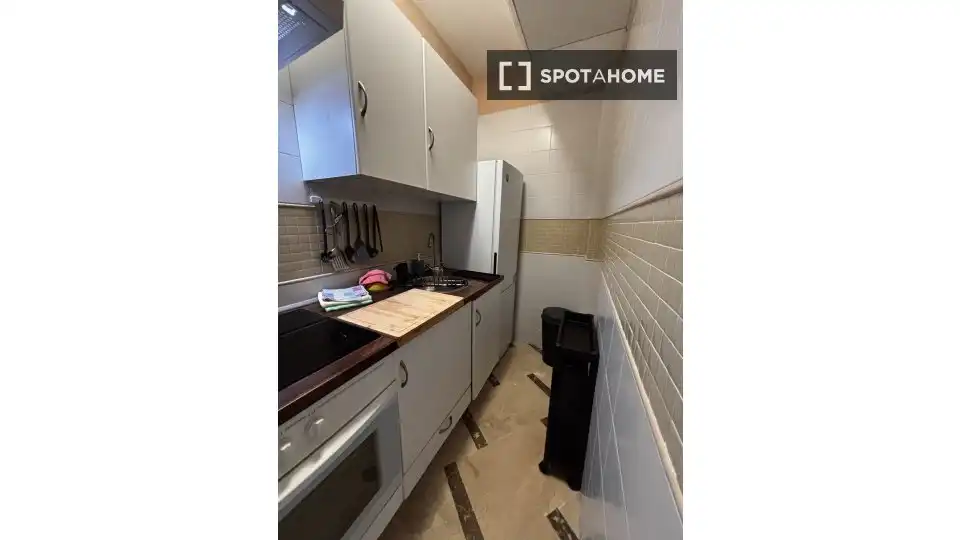 Cuina de Apartament per a compartir en Sevilla amb Aire condicionat, Calefacció i Terrassa