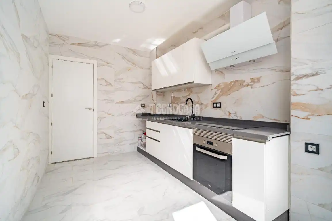 Kitchen of Flat for sale in Granada  with Air Conditioner, Heating and Terrace