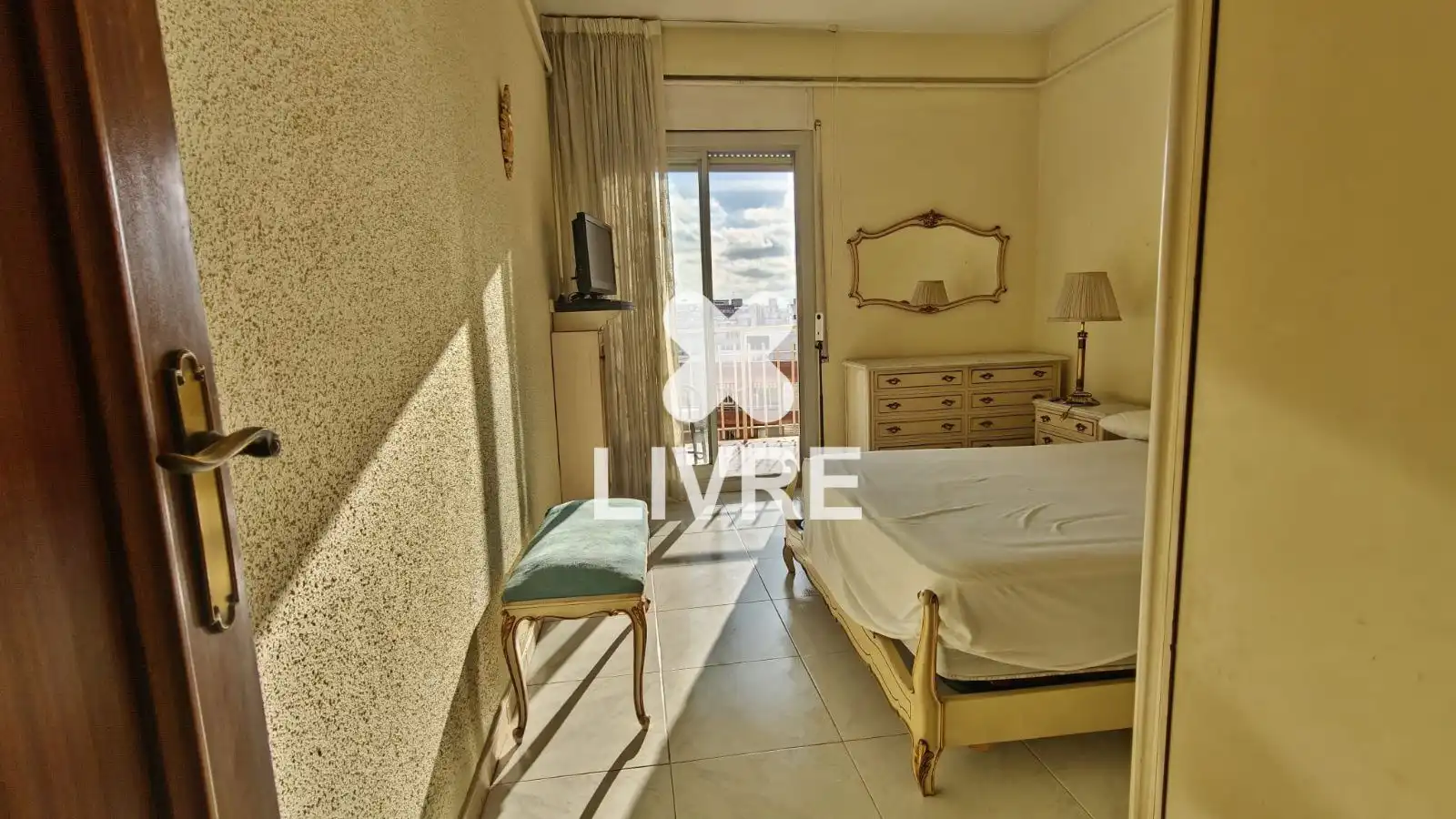 Habitación de Piso en venta en Barcelona con Calefacción y Balcón