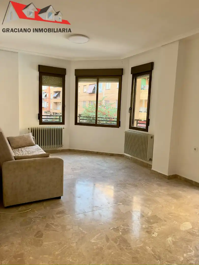 Fotografía del inmueble reportado: 850 €/mes — Albacete, Albacete