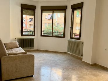 Piso con balcón en alquiler en El Pilar