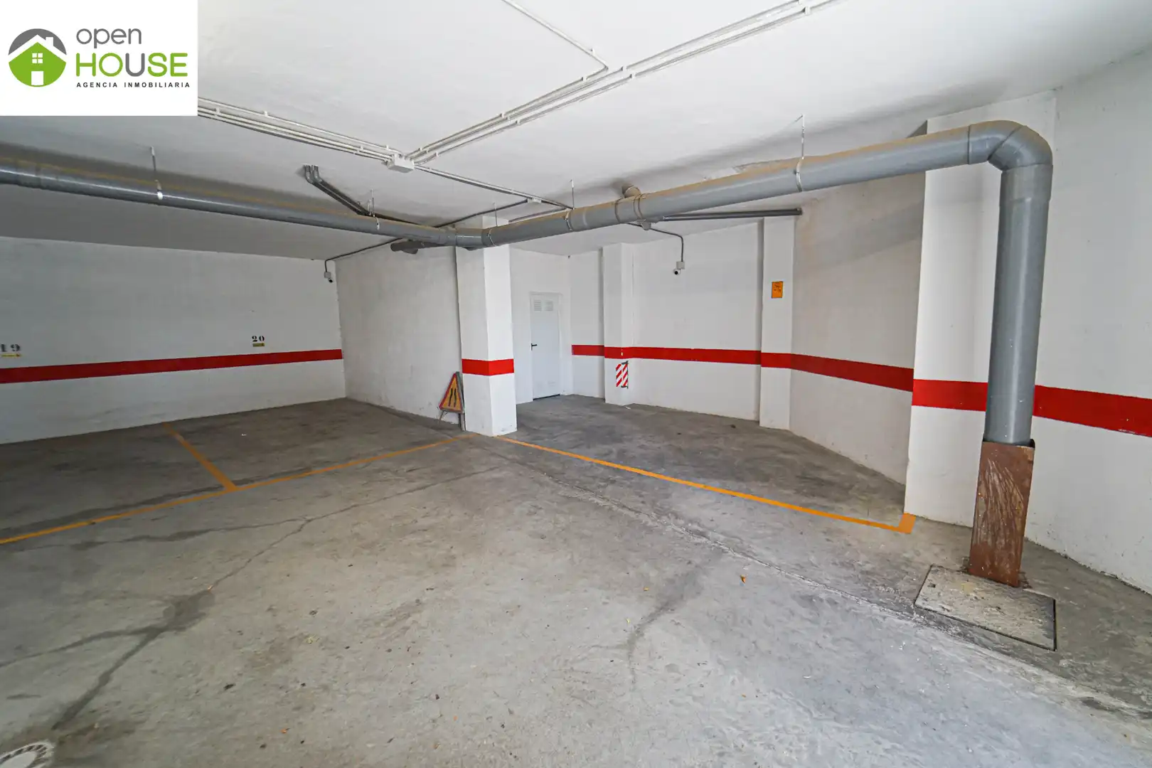 Parking de Piso de alquiler en Güéjar Sierra con Aire acondicionado, Terraza y Amueblado