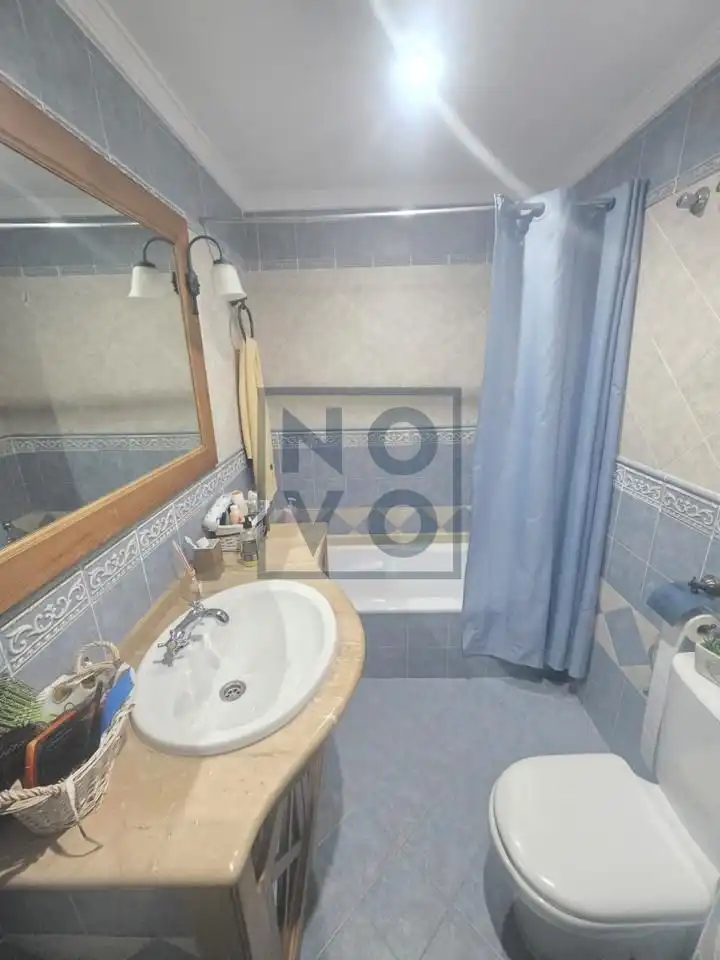 Badezimmer von Wohnung zum Verkauf in Lebrija mit Klimaanlage, Terrasse und Möbliert