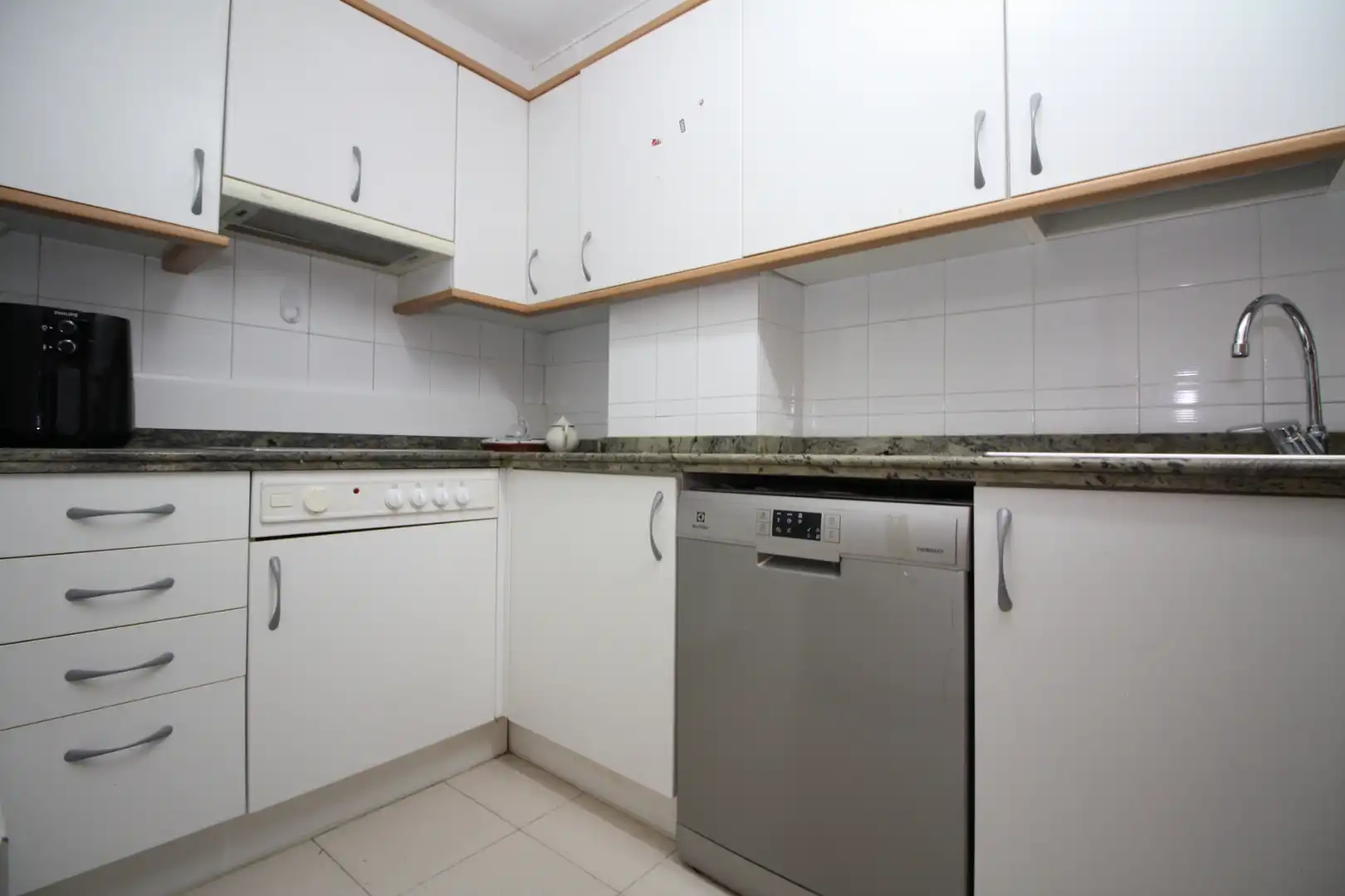 Kitchen of Flat for rent in Valladolid  with Heating, Parquet flooring and Furnished