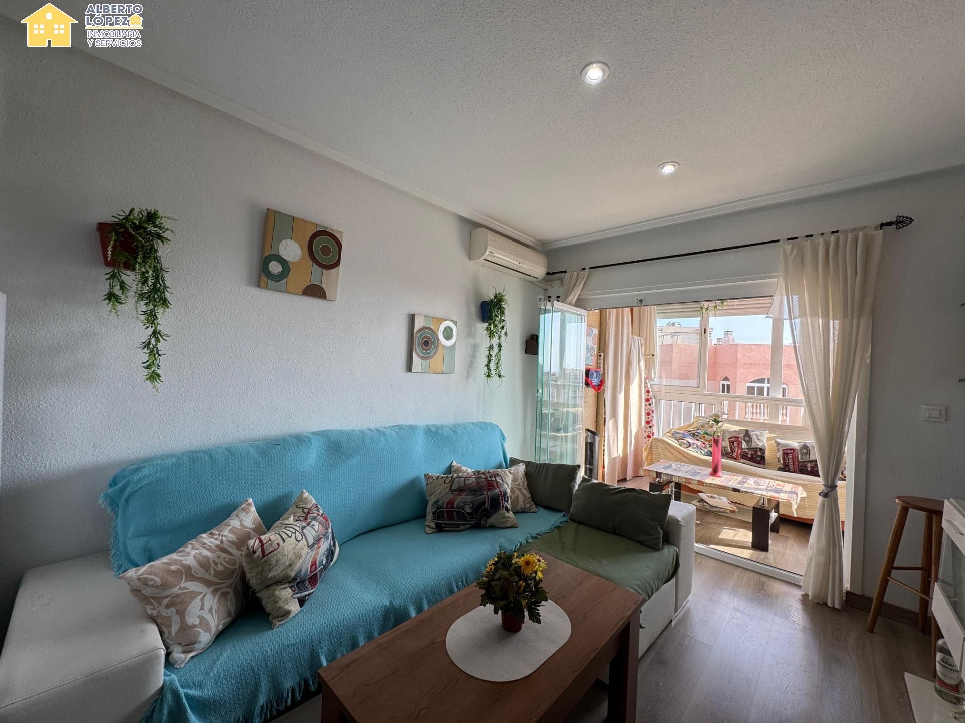 Living room of Flat to rent in Elche / Elx  with Air Conditioner, Terrace and Balcony