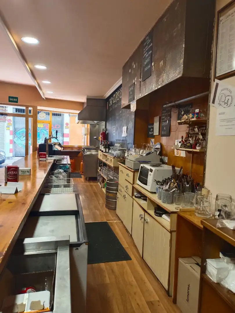 Cocina de Local en venta en Zaragoza con Aire acondicionado