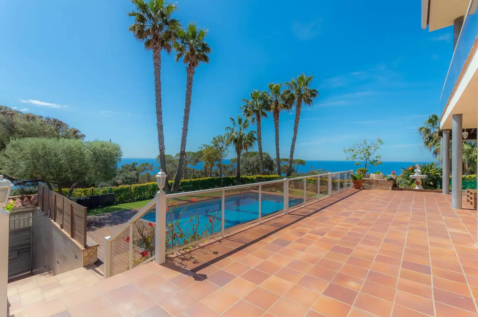 Detached house with terrace for sale in Montgoda, imagen 4