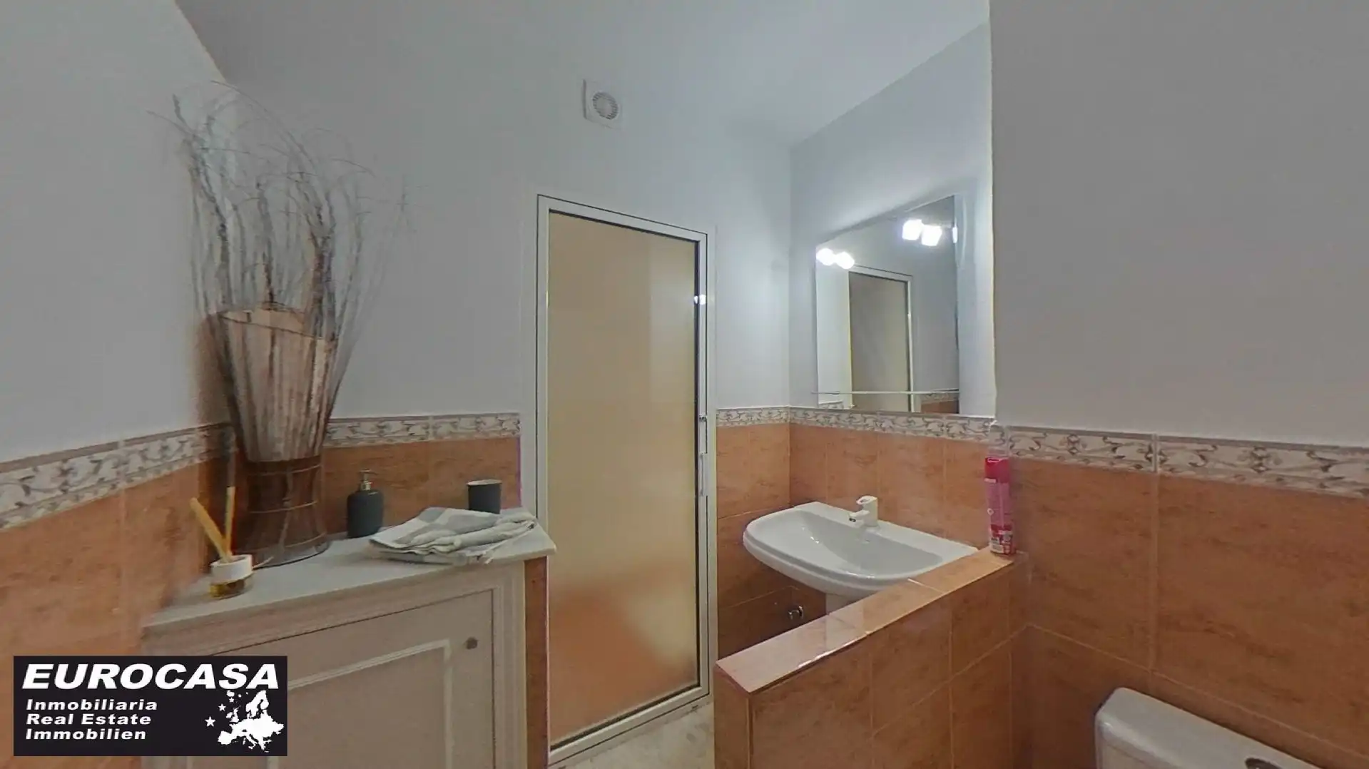 Badezimmer von Haus oder Chalet zum Verkauf in La Nucia mit Privatgarten, Terrasse und Abstellraum