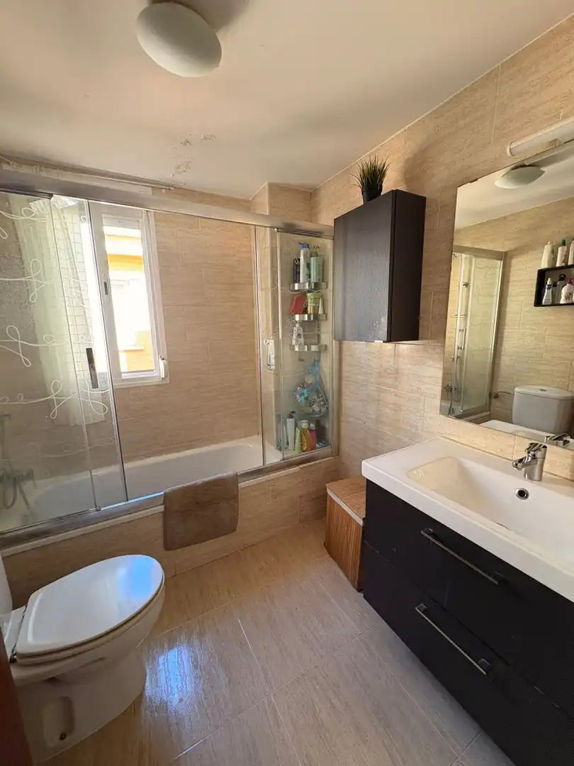 Baño de Piso en venta en Manzanares con Aire acondicionado y Calefacción