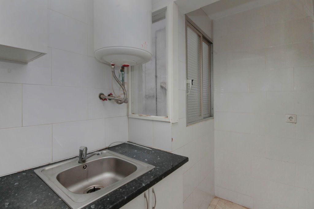 Kitchen of Flat for sale in Santa Coloma de Gramenet
