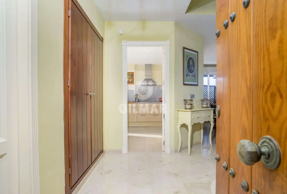 Maisonette zum Verkauf in Sotogrande mit Heizung, Abstellraum und Schwimmbad