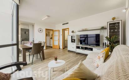 Living room of Flat for sale in Badalona  with Air Conditioner and Heating