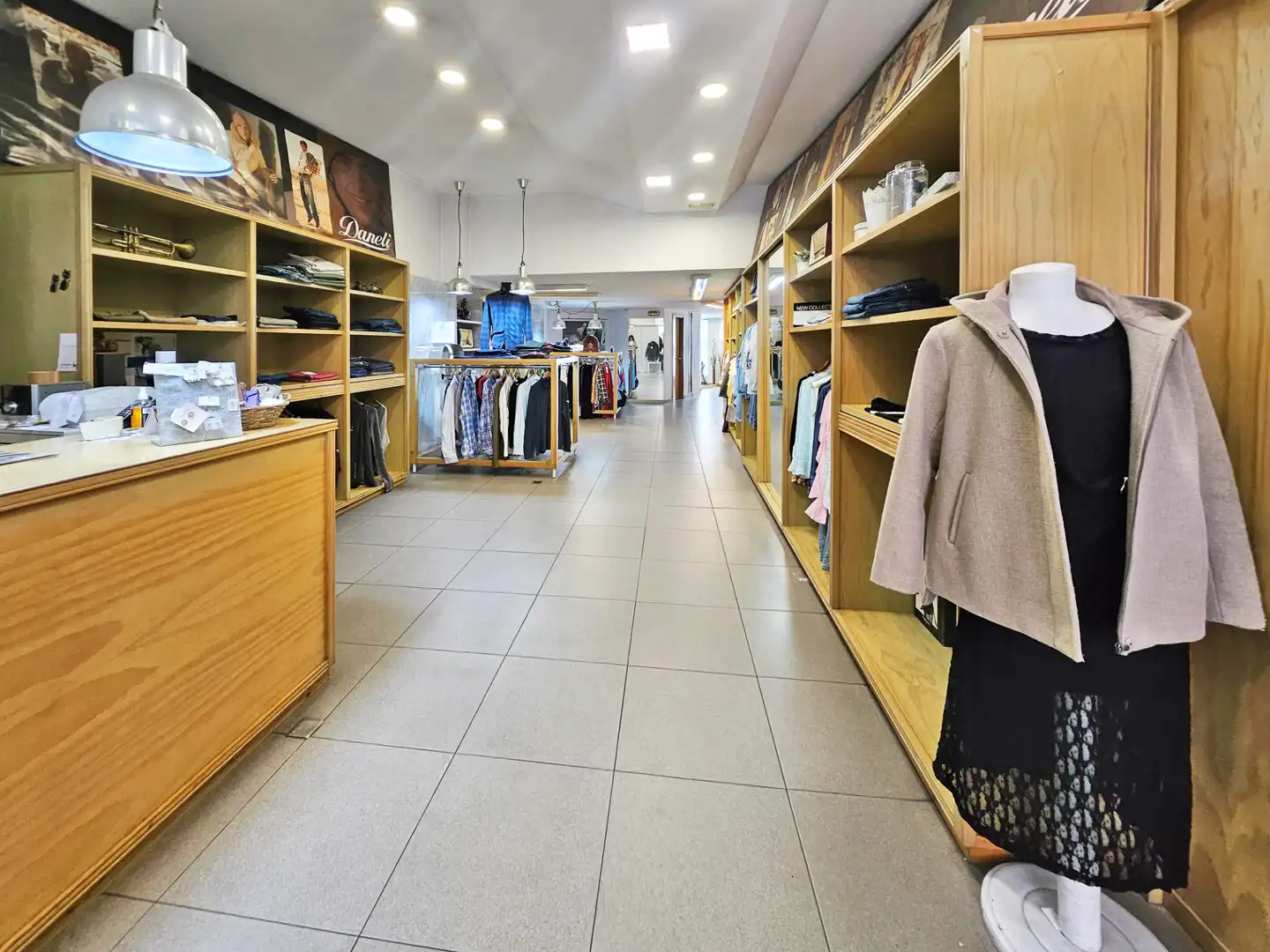 Locale commerciale in cessione a Avenida de Oza, imagen 3