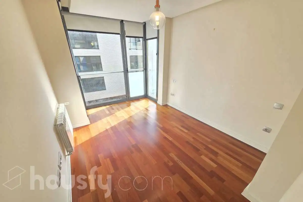 Bedroom of Flat for rent in Madrid  with Air Conditioner, Heating and Storage room