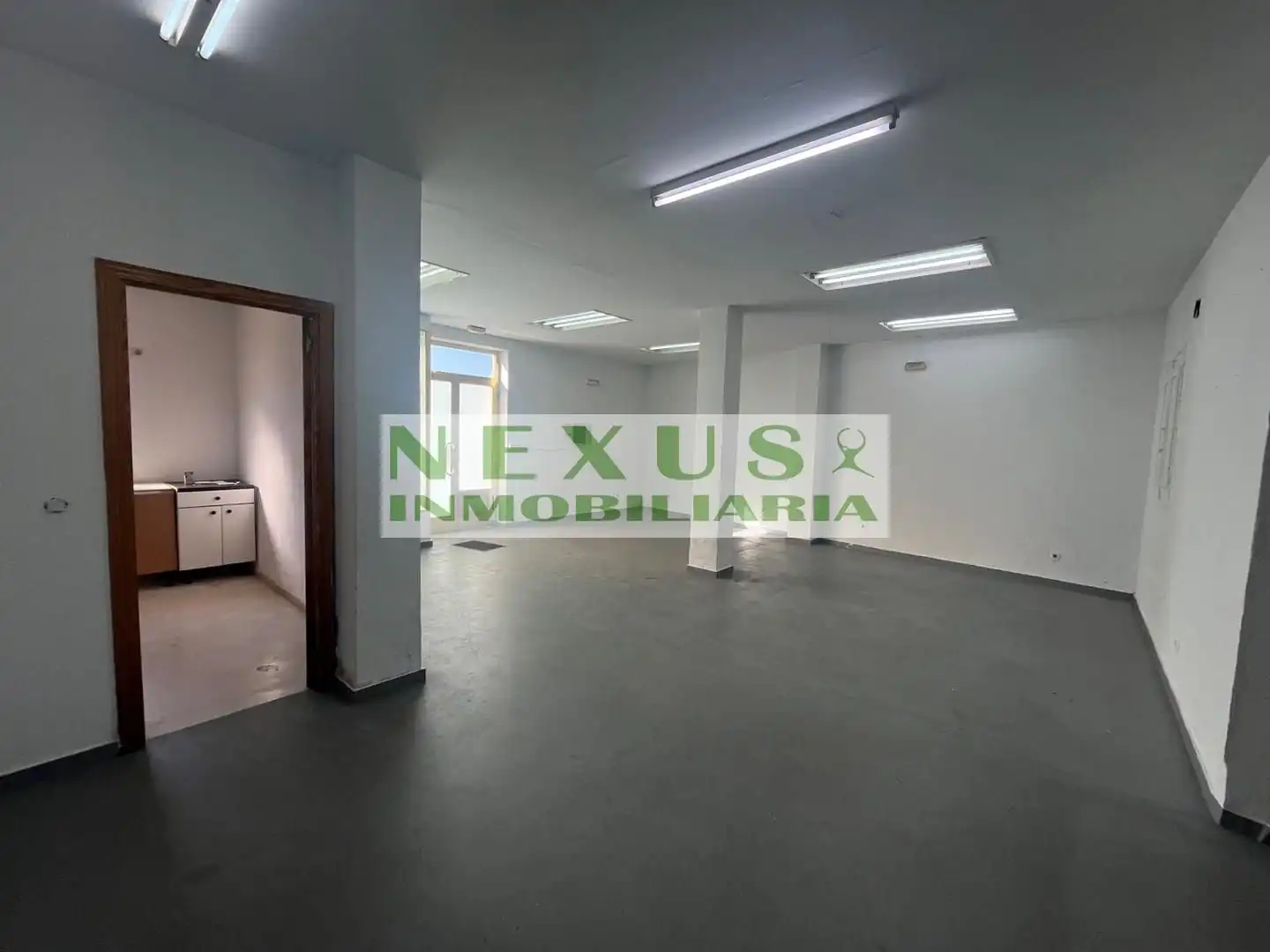 Local comercial en venda a Casco Antiguo, imagen 2