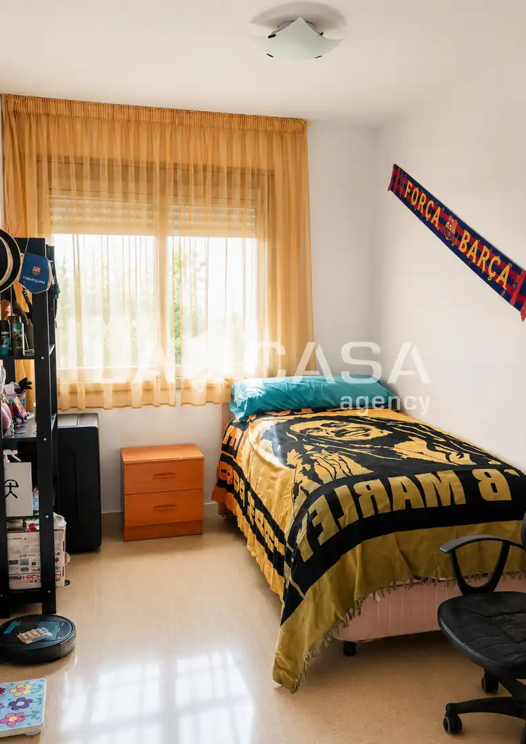 Habitación de Piso en venta en Badalona con Terraza, Trastero y Balcón