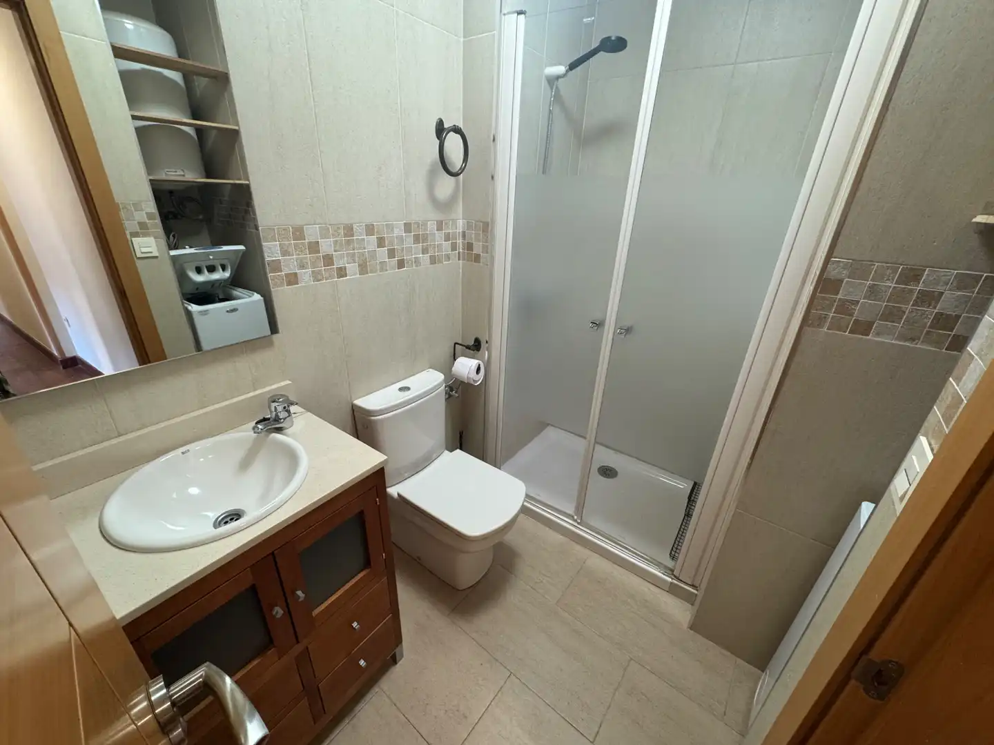 Baño de Piso de alquiler en Jaén con Aire acondicionado, Calefacción y Amueblado