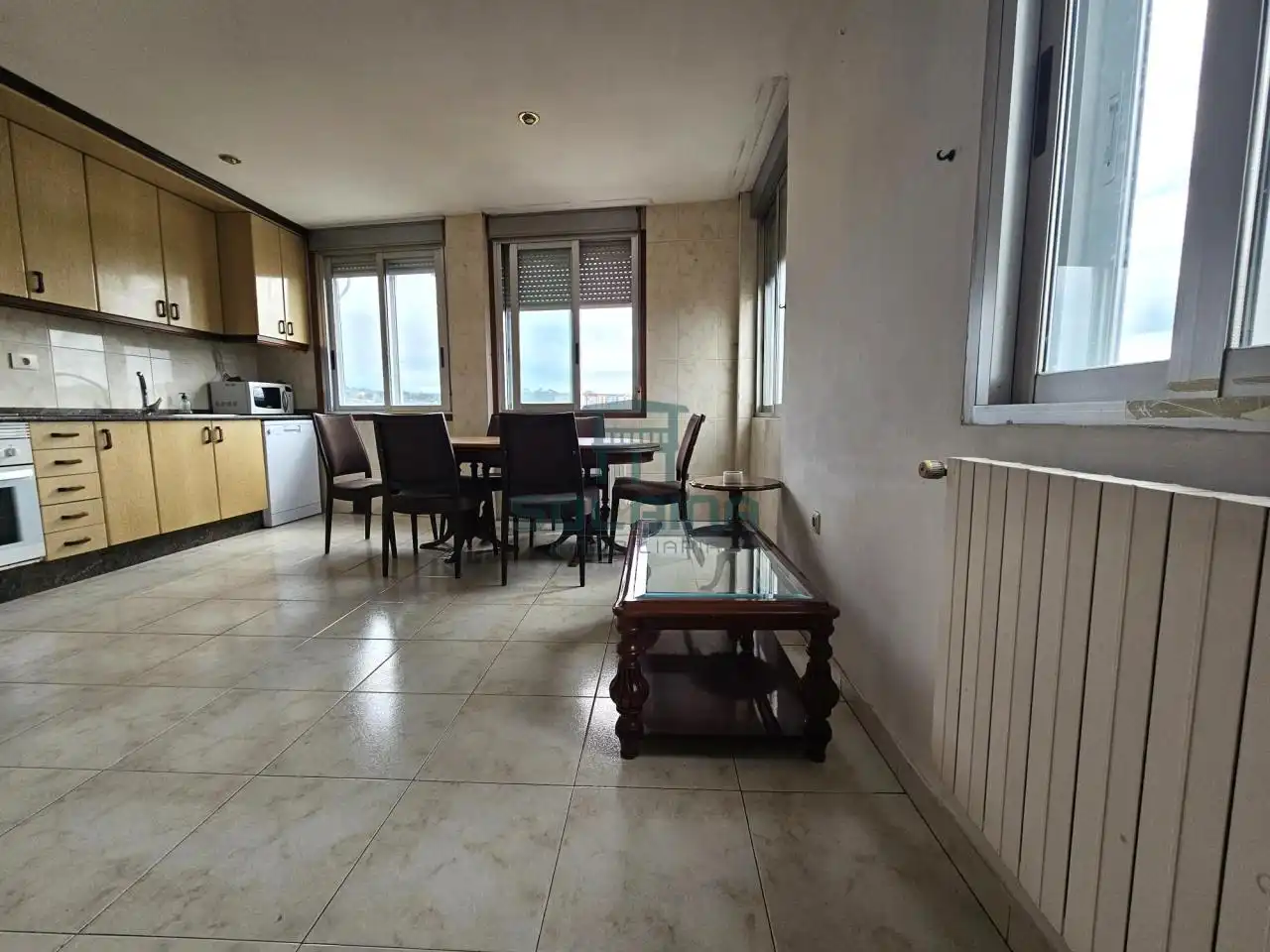 Comedor de Piso en venta en Ourense Capital  con Calefacción, Parquet y Trastero